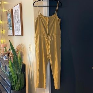 Mustard yellow jumper